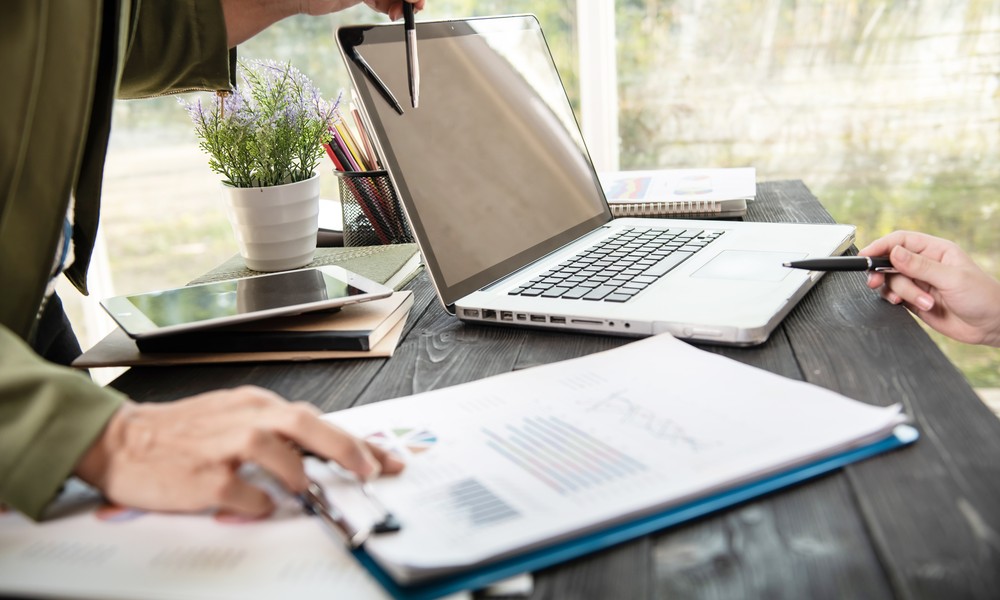 誹謗中傷の投稿を見つけたときの証拠保存と整理